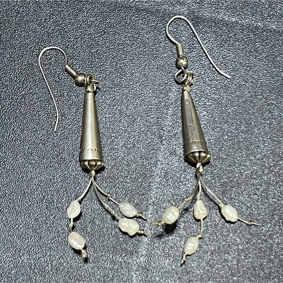 Unbranded Dangle Earrings Silver Pearl Pierced Cone Wired - Picture 1 of 4
